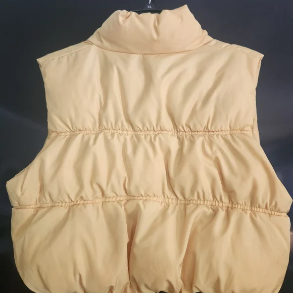 H&M,Divided Mustard Yellow Quilted Puffer Vest sz. Med. Womens/Jr - Picture 3 of 4